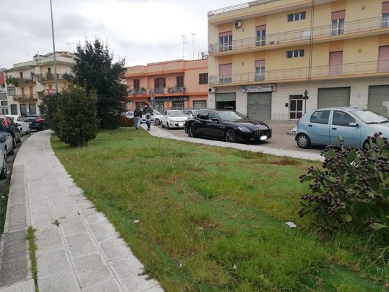 Auto incolonnate per effettuare il tampone al drive-in, in molti vanno via: "È una vergogna, abbiamo atteso quattro ore" - Corriere Salentino