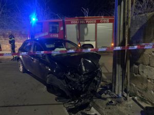 Scontro tra auto all'incrocio: paura per cinque giovani. Tre feriti, non sono gravi - Corriere Salentino