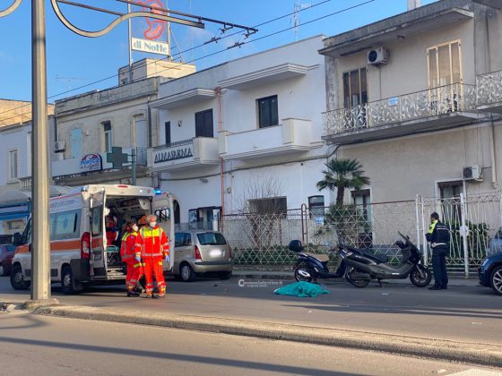 Tragico impatto sul viale: scooter la investe mentre attraversa. Muore una 76enne - Corriere Salentino