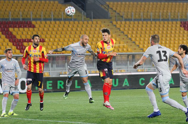 Il portiere dell'Entella inchioda i giallorossi al pari. Lecce - Virtus Entella 0-0 - Corriere Salentino