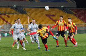 Il portiere dell'Entella inchioda i giallorossi al pari. Lecce - Virtus Entella 0-0 - Corriere Salentino