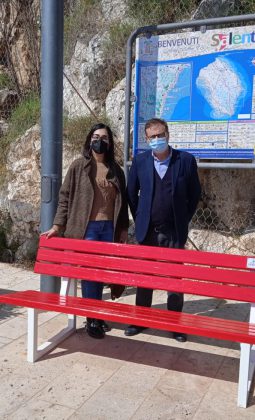 A Castro una "panchina rossa" contro la violenza sulle donne - Corriere Salentino