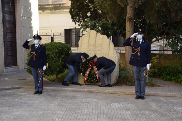 Cerimonia per il 169° anniversario della Polizia di Stato anche a Lecce: medaglia d'oro alla bandiera - Corriere Salentino