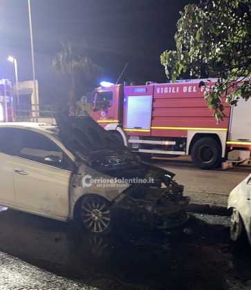 Fuoco avvolge tre auto, esplode bombola di gas nel cofano: notte di paura in Sud Salento - Corriere Salentino
