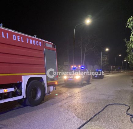 Fuoco avvolge tre auto, esplode bombola di gas nel cofano: notte di paura in Sud Salento - Corriere Salentino