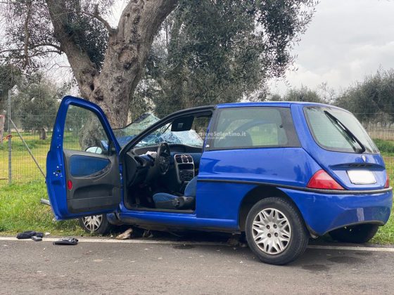 Esce fuori strada e si schianta contro un ulivo: nulla da fare per un anziano automobilista - Corriere Salentino