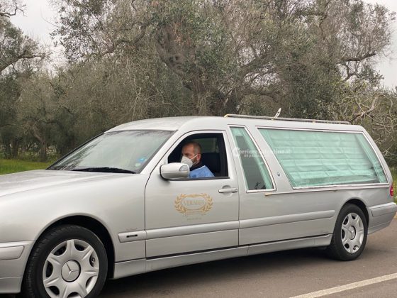 Esce fuori strada e si schianta contro un ulivo: nulla da fare per un anziano automobilista - Corriere Salentino