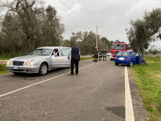 Esce fuori strada e si schianta contro un ulivo: nulla da fare per un anziano automobilista - Corriere Salentino