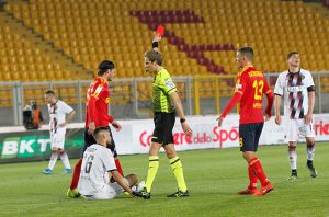 Il Lecce non si ferma più: sconfitta la Salernitana per 2-0 - Corriere Salentino
