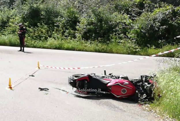 Tragico schianto, perde il controllo della moto dopo un sorpasso: muore 20enne - Corriere Salentino