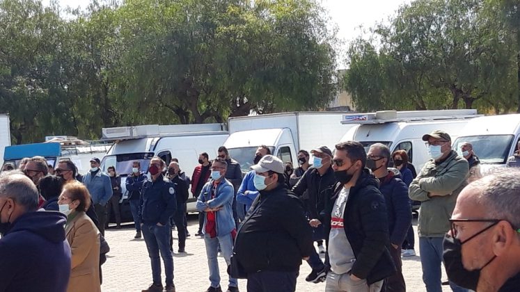 A Galatone la protesta degli ambulanti contro le restrizioni imposte dal Governo - Corriere Salentino