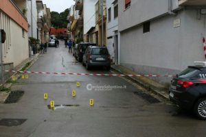 Non erano fuochi per festeggiare il Santo, ma pistolettate: nove colpi contro due abitazioni e Doblò - Corriere Salentino