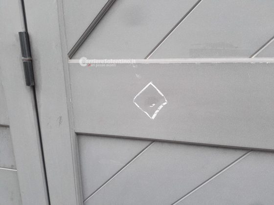 Non erano fuochi per festeggiare il Santo, ma pistolettate: nove colpi contro due abitazioni e Doblò - Corriere Salentino