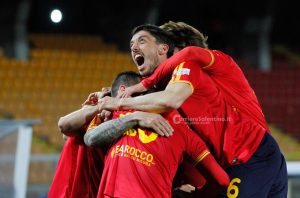 Le pagelle dei giallorossi: Corini rende perfetto il Lecce - Corriere Salentino