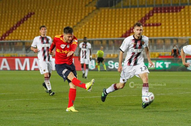 Il Lecce non si ferma più: sconfitta la Salernitana per 2-0 - Corriere Salentino