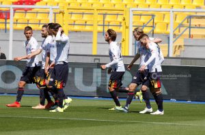 Frenata dei giallorossi, contro la Spal finisce 1-2 al Via del Mare - Corriere Salentino