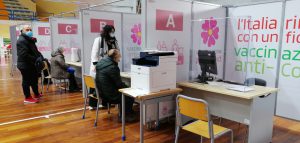 Da domani per la fascia 79-60 anni solo vaccinazioni con adesione su “La Puglia ti vaccina”, stop a procedura a sportello - Corriere Salentino