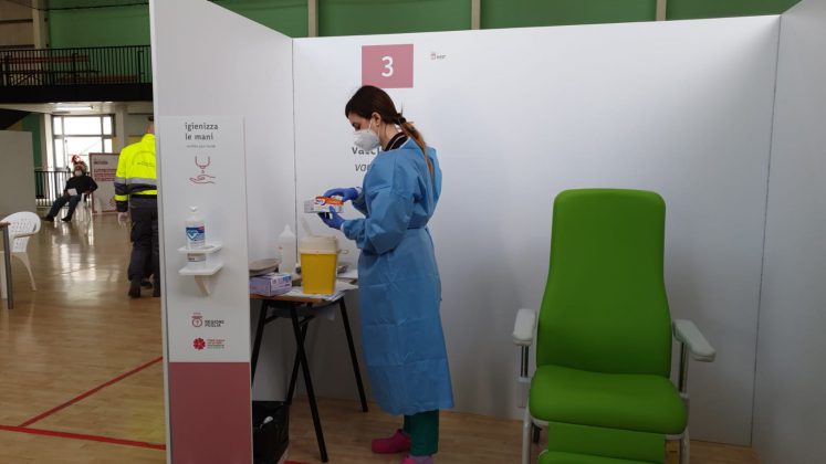 Ventimila persone vaccinate oggi in Puglia - Corriere Salentino