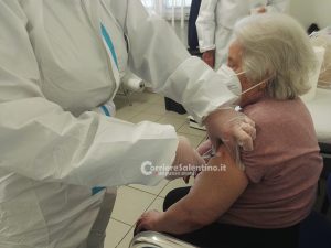 Vaccinazioni di massa: 500 over 80 alla Zappalà e via a caregiver e familiari conviventi di minori di 16 anni con disabilità grave - Corriere Salentino