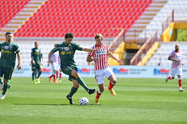 Sempre più vicini alla A, il Lecce vince a Vicenza 1-2 - Corriere Salentino