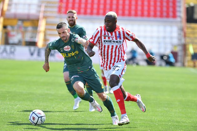 Sempre più vicini alla A, il Lecce vince a Vicenza 1-2 - Corriere Salentino