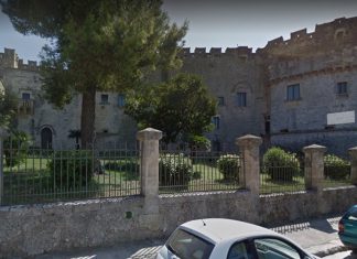 Castelli di Puglia: Il Castello Dentice di Frasso di Carovigno