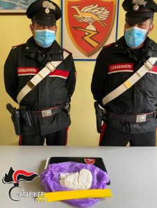 Spaccio ai domiciliari: telecamere per evitare controlli e due clienti in terrazzo. Altri due pusher arrestati - Corriere Salentino