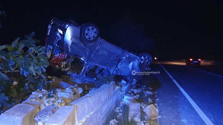 Paura per ragazzini di rientro da gita al mare. Furgoncino si ribalta: sette feriti - Corriere Salentino