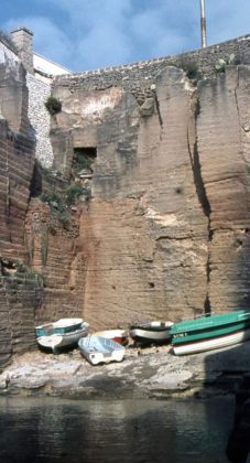 Reportage da Santa Cesarea Terme: la bellezza del mare contrasta con il senso di abbandono e di degrado - Corriere Salentino