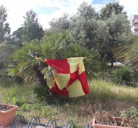 “Disponibile a benedire il Lecce e gli spogliatoi dello stadio”. Per Don Antonio “possiamo farcela, c’è ancora speranza” - Corriere Salentino