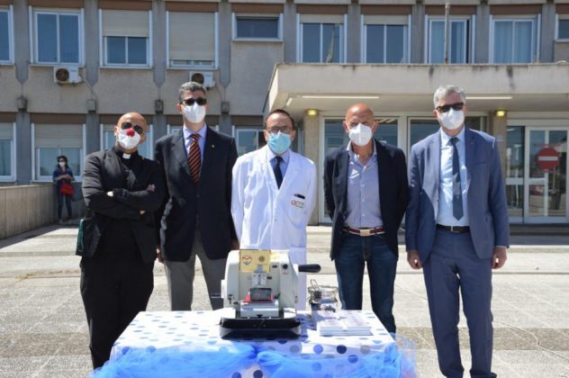 Vito Fazzi, donato un Microtomo all’Unità Operativa “Anatomia Patologica” - Corriere Salentino