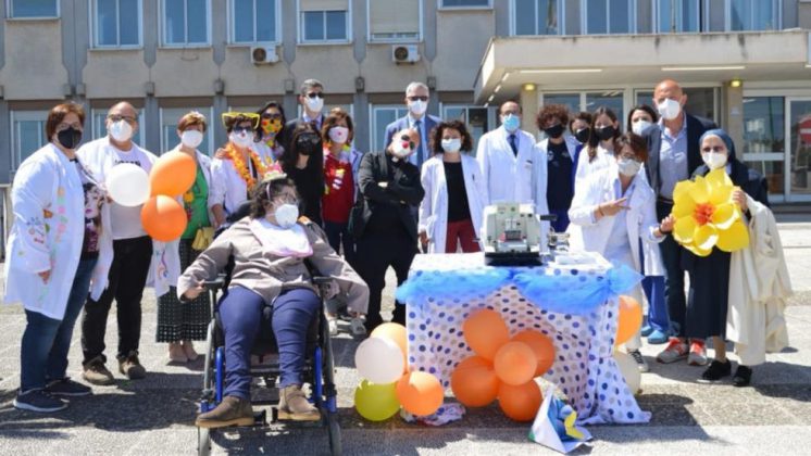 Vito Fazzi, donato un Microtomo all’Unità Operativa “Anatomia Patologica” - Corriere Salentino