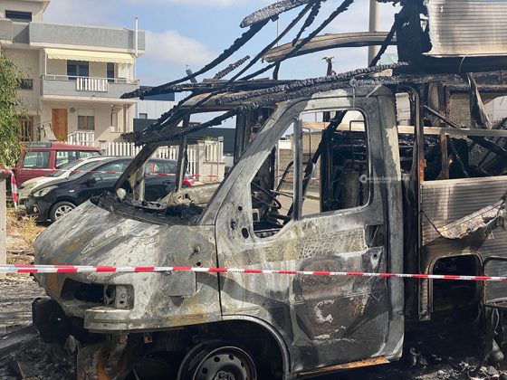 Doppio incendio tra Lecce e il basso Salento: alle fiamme camper e Audi di un uomo già noto - Corriere Salentino