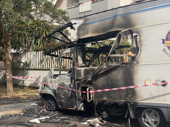 Doppio incendio tra Lecce e il basso Salento: alle fiamme camper e Audi di un uomo già noto - Corriere Salentino