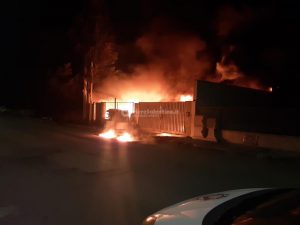 Raid notturno distrugge i mezzi di ditta di promozione pubblicitaria: il rogo è doloso - Corriere Salentino