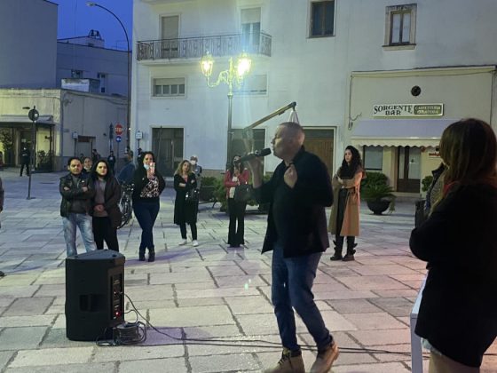 "No al Coprifuoco", in Piazza a Lequile si è svolta la manifestazione di "Donne e Patrioti in Movimento” - Corriere Salentino