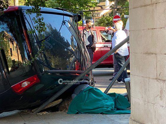 Tragedia in città, impatto tra auto all'incrocio: muore 64enne - Corriere Salentino