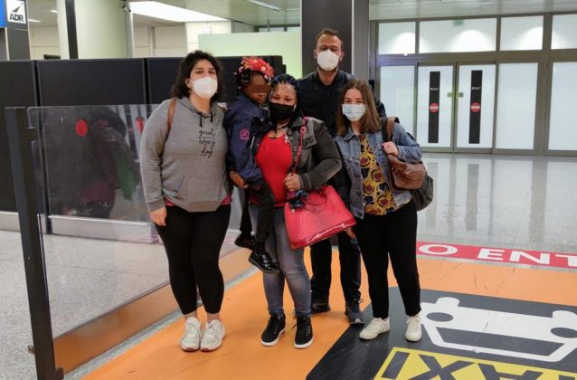 Dopo cinque anni di distanza, mamma e figlia si riabbracciano: una storia di ricongiungimento familiare tra Nigeria e Italia - Corriere Salentino