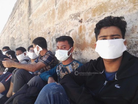 Ancora uno sbarco, oltre 50 migranti intercettati al largo di Leuca: a bordo anche donne e bambini - Corriere Salentino