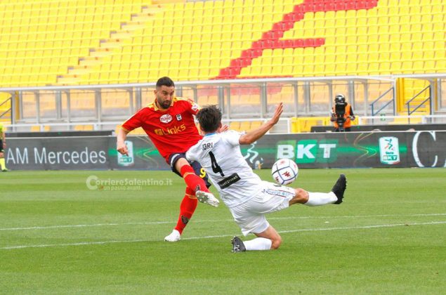 Doccia fredda al Via del Mare, Lecce-Cittadella 1-3 - Corriere Salentino