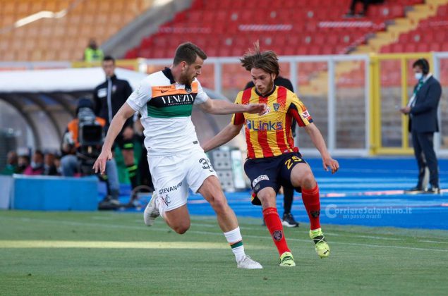 Il Lecce resta in B. 1-1 il risultato contro il Venezia - Corriere Salentino
