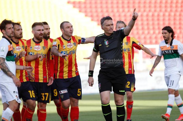 Il Lecce resta in B. 1-1 il risultato contro il Venezia - Corriere Salentino