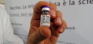 Vaccini, superata quota 1 milione 400mila dosi. Lopalco: presentarsi negli hub agli orari indicati - Corriere Salentino