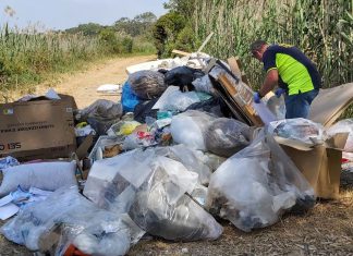 Rifiuti scaricati nel parco naturale, le guardie risalgono ai responsabili che ora rischiano la denuncia
