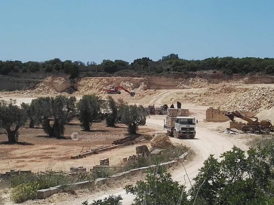 Sequestrata una maxi cava abusiva grande quanto 10 campi da calcio. Ai gestori contestato l'inquinamento ambientale - Corriere Salentino