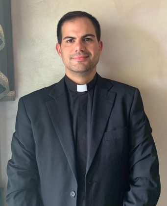 Mons. Seccia ufficializza cinque trasferimenti: quattro parroci e un vicario parrocchiale - Corriere Salentino