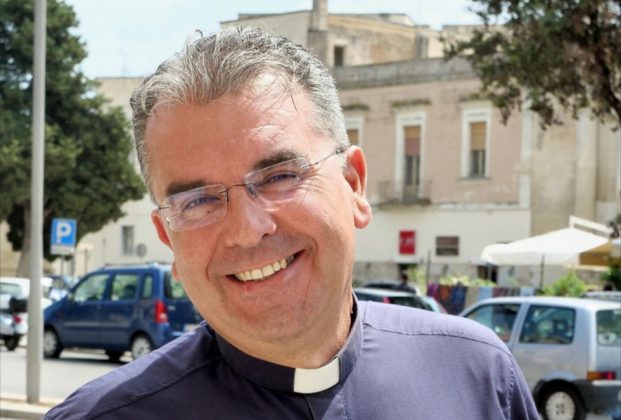 Mons. Seccia ufficializza cinque trasferimenti: quattro parroci e un vicario parrocchiale - Corriere Salentino