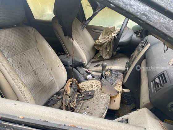 Incendia l'auto della ex convivente per ripicca, poi si costituisce in caserma: nei guai 51enne - Corriere Salentino