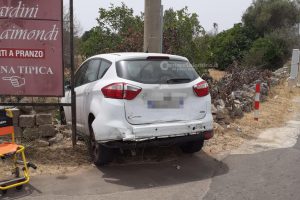 Tragedia sfiorata: ambulanza tampona auto con anziana coppia a bordo salvata da carabiniere libero dal servizio - Corriere Salentino