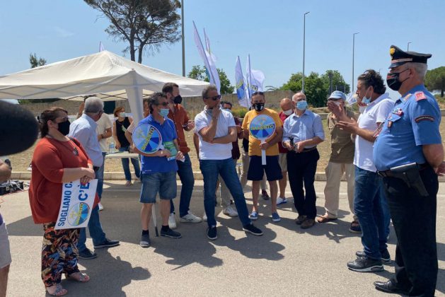 Mrs in campo, un atto di dignità per i tronchi degli ulivi colpiti dalla Xylella - Corriere Salentino